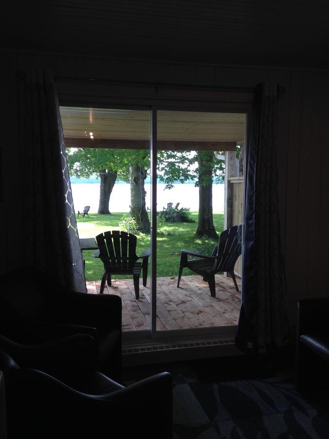 Auberge Les Blancs Moutons Saint-Laurent-de-l'ile d'Orleans Bagian luar foto